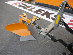 aratro singolo con ruotino per trattore tipo goldoni o carraro mod dp 20