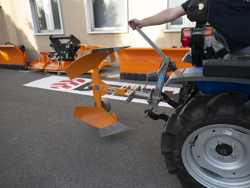 aratro voltaorecchio per trattori tipo kubota o pasquali mod drp 25
