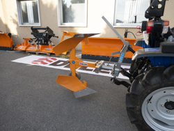 aratro voltaorecchio per trattori tipo kubota o pasquali mod drp 25