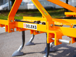 estirpatore coltivatore a 7 ancore 140cm utili e scalpelli zampa d oca mod de 140 7 v