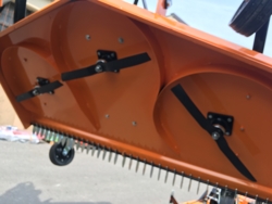 piatto rasaerba a 3 lame per trattore agricolo 1 8m di taglio effetto mulching dm 180