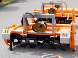 zappatrice con spostamento idraulico per vigneto 135cm serie pesante mod dfh idr 135