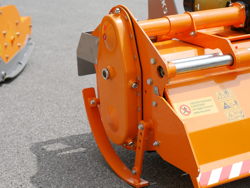 zappatrice con spostamento idraulico per vigneto 135cm serie pesante mod dfh idr 135