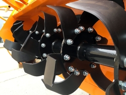 zappatrice serie pesante per trattore agricolo 180cm di lavoro utile spostamento idraulico mod dfh idr 180