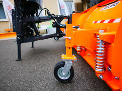 sgombraneve frontale attacco a piastra per trattore o camion mod ssh 04 2 6 a