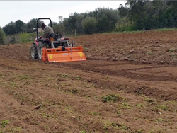 fresa agricola per trattore serie pesante larghezza di lavoro utile 150cm zappe a elica mod dfh 150