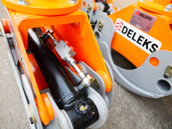 pinza oleodinamica da 10qli per tronchi per gru miniescavatori o caricaletame mod dk11 c