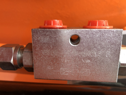 pinza forestale da 10qli per legna con rotore flangiato per attacco rapido mod dk 11c gr 30ff