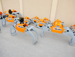 pinza forestale da 10qli per legna con rotore flangiato per attacco rapido mod dk 11c gr 30ff