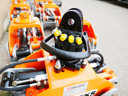 pinza per legna da 20qli con rotore flangiato per escavatore mod dk 16 gr 30f