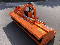 trinciatrice serie pesante spostabile universale a mazze per trattore toro 240