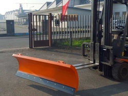 sgombraneve serie leggera per carrelli elevatori mod lns 170 f