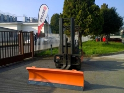 sgombraneve serie leggera per carrelli elevatori mod lns 170 f