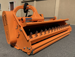 trinciatrice serie pesante spostabile universale a mazze per trattore toro 200