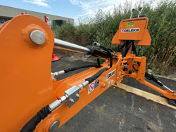 retroescavatore universale portato con benna per trattore agricolo mod drs 2000