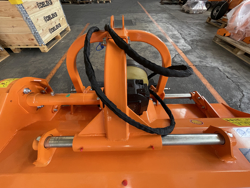 trinciatrice a spostamento idraulico per trattrici da frutteto mod jaguar 150