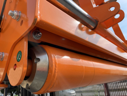 trinciatrice a mazze con spostamento idraulico per trattrice mod grizzly 220