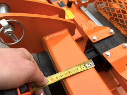 fresa agricola interrasassi 135 cm lavoro utile con rullo per l orto e letto di semina mod dfu 140