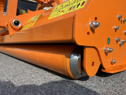 trinciatrice a mazze con spostamento idraulico per trattrice mod grizzly 200