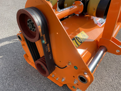 trinciatrice a mazze con spostamento idraulico per trattrice mod grizzly 180
