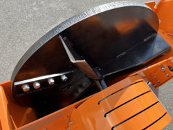 biotrituratore a scoppio con motore produzione di cippato mod dk 900 bs