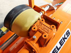 trincia per trattore tipo kubota carraro spostabile e taglio da 100cm a mazze o coltelli mod lince sp100