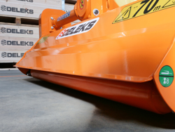 trincia per trattore tipo kubota carraro spostabile e taglio da 100cm a mazze o coltelli mod lince sp100