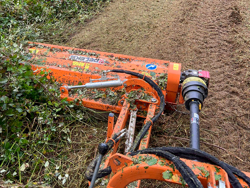 trincia argini per trattore serie pesante a mazze 180cm di taglio trinciasarmenti mod alce 180