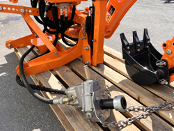 retroescavatore portato con benna per trattore agricolo mod drs 1000