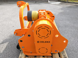 trincia erba e sarmenti a mazze serie media da 120cm di taglio per trattore da frutteto mod lincione 120 sp