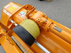 trincia erba e sarmenti a mazze serie media da 160cm di taglio per trattore da frutteto mod lincione 160 sp