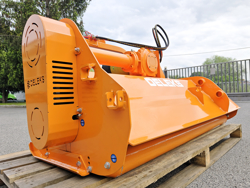 trincia erba e sarmenti a mazze serie media da 140cm di taglio per trattore da frutteto mod lincione 140 sph