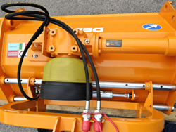 trincia erba e sarmenti a mazze serie media da 160cm di taglio per trattore da frutteto mod lincione 160 sph