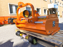 trincia erba e sarmenti a mazze reversibile da 120cm di taglio per trattore da frutteto mod lincione 120 sp rev