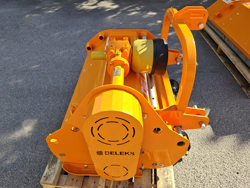 trincia erba e sarmenti a mazze reversibile da 120cm di taglio per trattore da frutteto mod lincione 120 sp rev