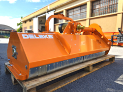 trincia erba e sarmenti a mazze reversibile da 160cm di taglio per trattore da frutteto mod lincione 160 sp rev
