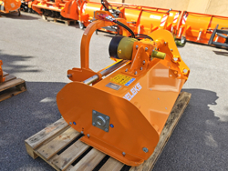 trincia erba e sarmenti a mazze reversibile da 120cm di taglio per trattore da frutteto mod lincione 120 sph rev