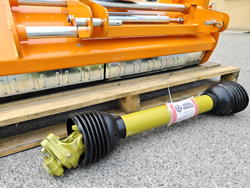 trincia erba e sarmenti a mazze reversibile da 140cm di taglio per trattore da frutteto mod lincione 140 sph rev
