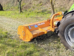 trinciasarmenti a mazze spostabile per trattore da vigneto mod gepard 150