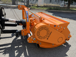 trinciasarmenti a mazze spostabile per trattore da vigneto mod gepard 150