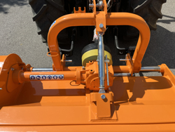 trinciasarmenti a mazze spostabile per trattore da vigneto mod gepard 170