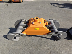 pinza per tronchi della legna da 25qli su miniescavatore o caricaletame mod dk 18