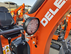 miniescavatore compatto motore kubota s100