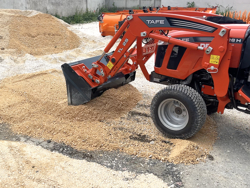 caricatore frontale deleks tafe 6028