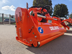 trinciatrice a mazze con spostamento idraulico per trattrice mod cervo 180