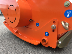 trinciaerba e sarmenti spostabile a mazze per trattore mod tigre 200