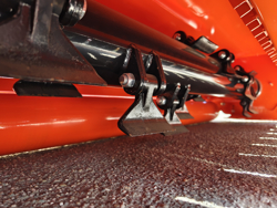 trinciatrice a mazze con spostamento idraulico per trattrice mod cervo 200