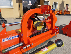 trinciatrice a mazze con spostamento idraulico per trattrice mod cervo 200