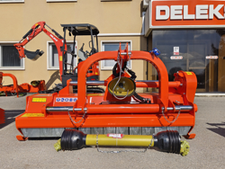 trinciatrice a mazze con spostamento idraulico per trattrice mod cervo 220