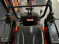miniescavatore compatto motore kubota s100